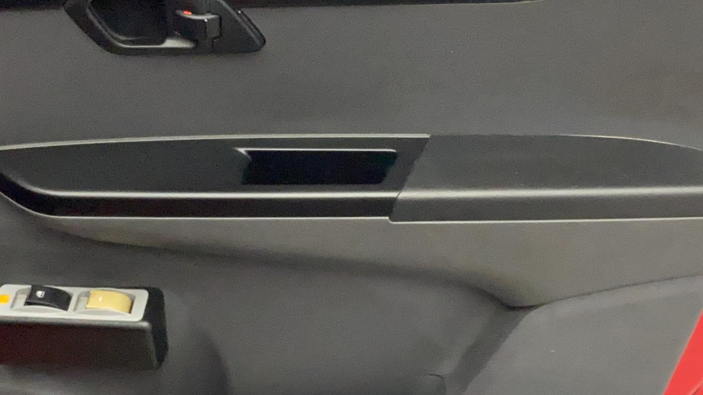2018 Mahindra KUV 100 NXT K2 P 6 STR, Petrol, Manual, 29,089 km, Driver Side Door Panels Control