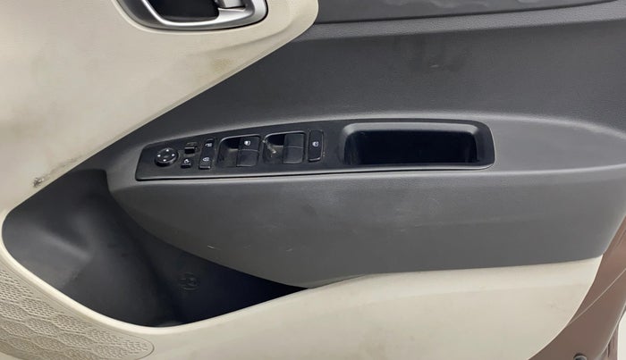 2020 Hyundai AURA SX PLUS 1.2 AMT CRDI, Diesel, Automatic, 97,609 km, Driver Side Door Panels Control