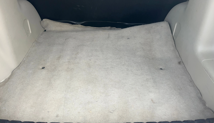 2015 Nissan Terrano XL D PLUS, Diesel, Manual, 1,07,493 km, Boot Inside