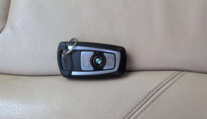 2019 BMW 3 Series  GT 320d Luxury Line, Diesel, Automatic, 69,884 km, Key Close Up