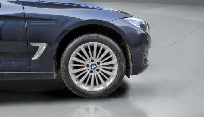 2019 BMW 3 Series  GT 320d Luxury Line, Diesel, Automatic, 69,884 km, Right Front Wheel