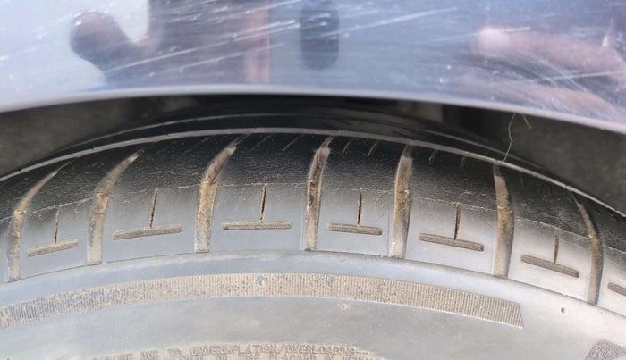 2019 BMW 3 Series  GT 320d Luxury Line, Diesel, Automatic, 69,884 km, Left Front Tyre Tread