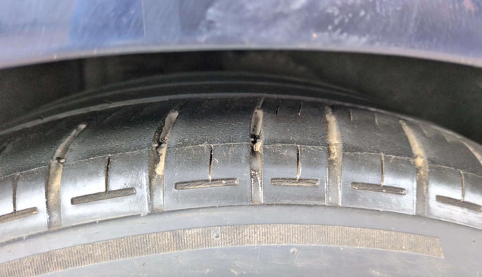 2019 BMW 3 Series  GT 320d Luxury Line, Diesel, Automatic, 69,884 km, Left Rear Tyre Tread