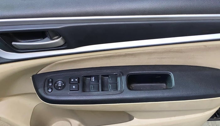 2022 Honda Amaze 1.2L I-VTEC S, Petrol, Manual, 20,831 km, Driver Side Door Panels Control