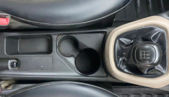 2019 Hyundai Grand i10 MAGNA 1.2 KAPPA VTVT, CNG, Manual, 1,12,058 km, Gear Lever