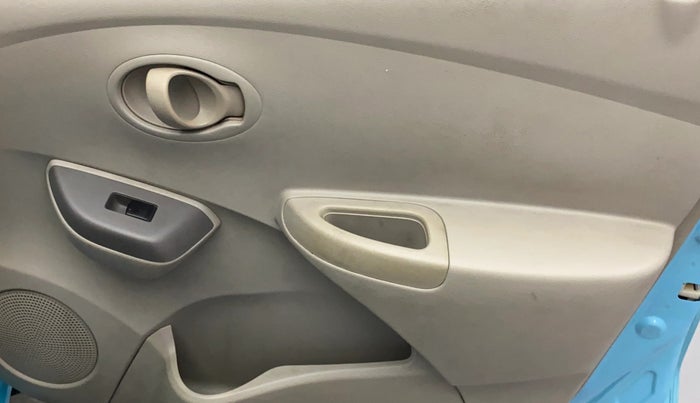 2014 Datsun Go T, Petrol, Manual, 74,445 km, Driver Side Door Panels Control