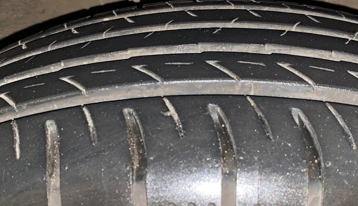 2020 KIA SELTOS HTK PLUS 1.5, Petrol, Manual, 28,909 km, Right Front Tyre Tread