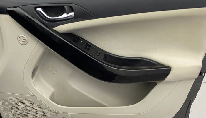 2021 Tata NEXON XZA PLUS SUNROOF DIESEL, Diesel, Automatic, 50,656 km, Driver Side Door Panels Control