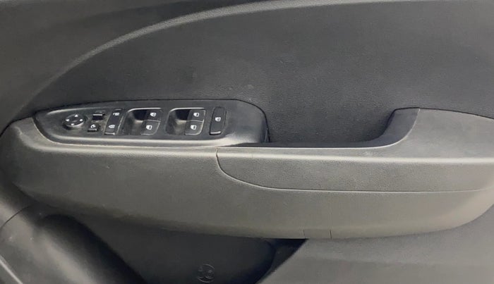 2020 Hyundai VENUE SX PLUS 1.0 TURBO DCT, Petrol, Automatic, 54,804 km, Driver Side Door Panels Control