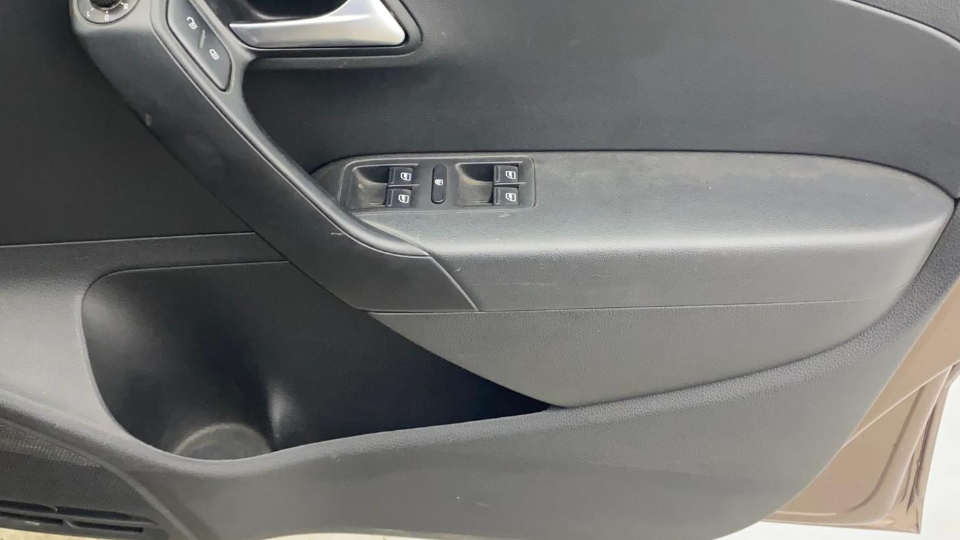 2020 Volkswagen Polo HIGHLINE PLUS 1.0L TSI, Petrol, Manual, 11,248 km, Driver Side Door Panels Control