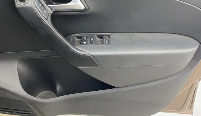 2020 Volkswagen Polo HIGHLINE PLUS 1.0L TSI, Petrol, Manual, 11,248 km, Driver Side Door Panels Control