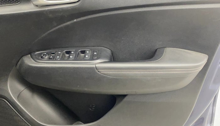 2021 Hyundai VENUE SX 1.0 (O) TURBO IMT, Petrol, Manual, 25,792 km, Driver Side Door Panels Control