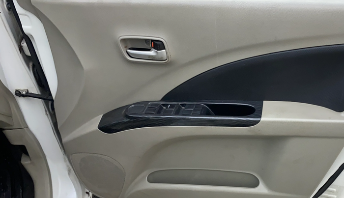 2014 Maruti Celerio VXI, Petrol, Manual, 1,26,121 km, Driver Side Door Panels Control