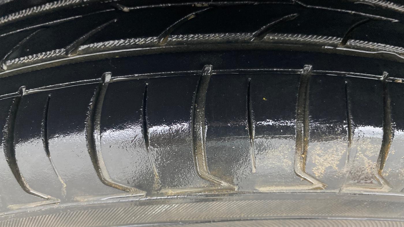 2013 Maruti Swift Dzire VXI, Petrol, Manual, 84,654 km, Right Rear Tyre Tread