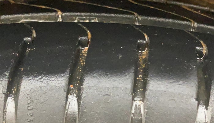 2019 Hyundai Elite i20 ASTA (O) CVT, Petrol, Automatic, 61,245 km, Right Front Tyre Tread