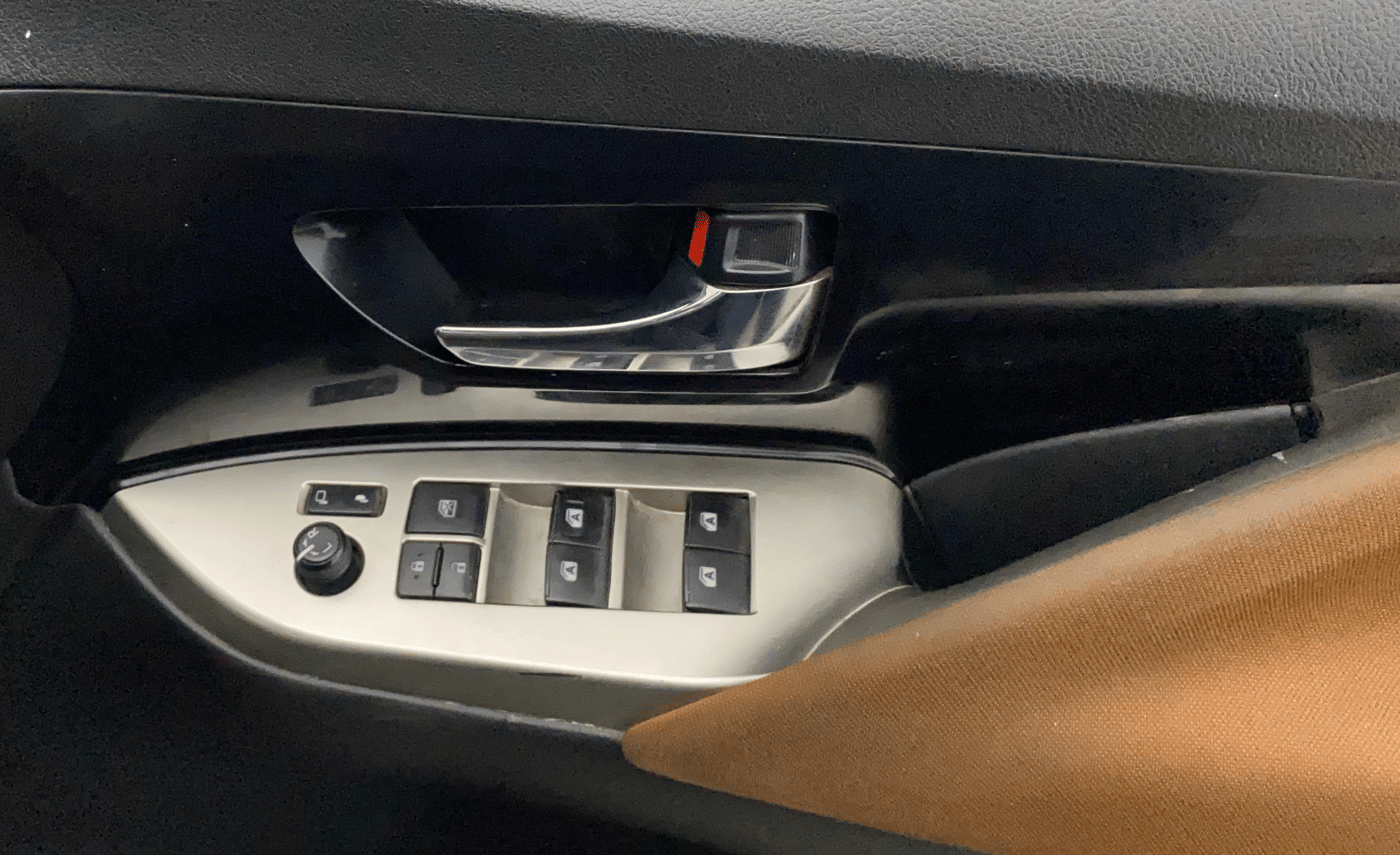 2021 Toyota Innova Crysta 2.7 ZX AT 7 STR, Petrol, Automatic, 62,142 km, Driver Side Door Panels Control