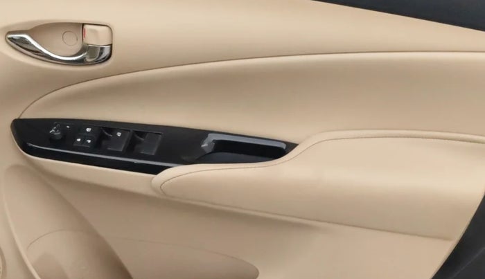 2018 Toyota YARIS VX CVT, Petrol, Automatic, 55,033 km, Driver Side Door Panels Control