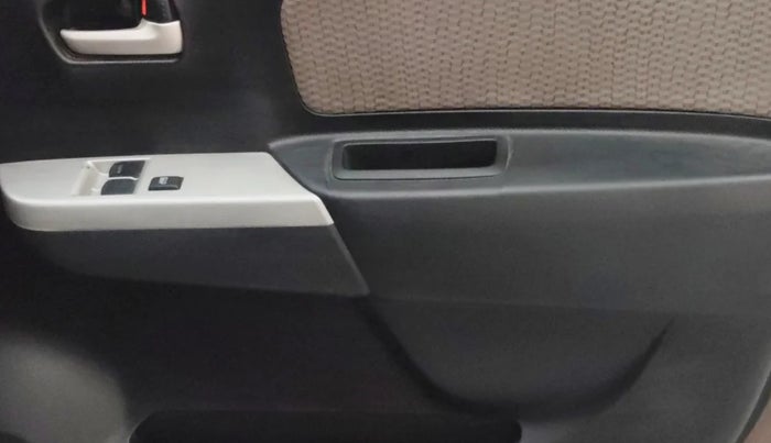 2014 Maruti Wagon R 1.0 LXI, Petrol, Manual, 51,625 km, Driver Side Door Panels Control