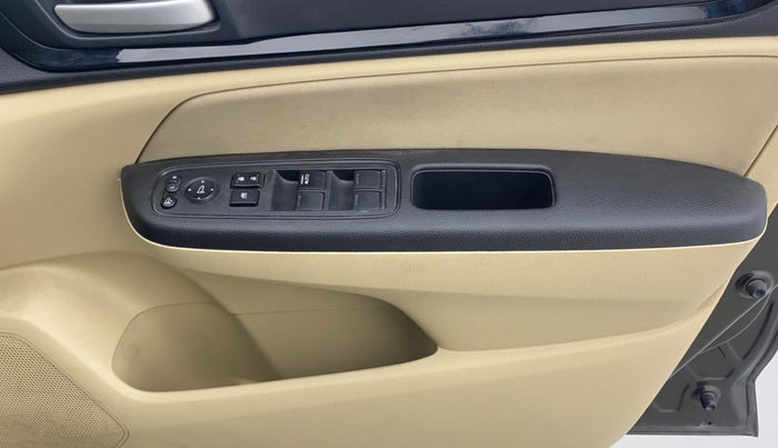 2021 Honda Amaze 1.2L I-VTEC S, Petrol, Manual, 39,472 km, Driver Side Door Panels Control