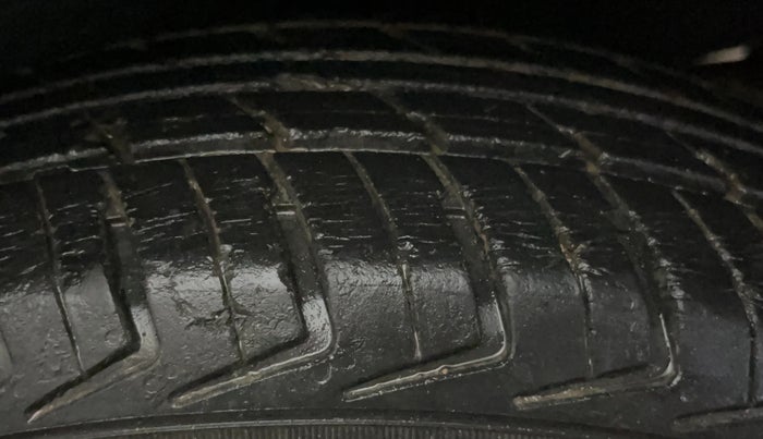 2017 Renault Kwid CLIMBER 1.0 AMT, Petrol, Automatic, 41,687 km, Left Rear Tyre Tread