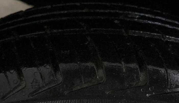 2017 Renault Kwid CLIMBER 1.0 AMT, Petrol, Automatic, 41,687 km, Right Rear Tyre Tread