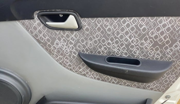 2017 Maruti Alto 800 LXI, Petrol, Manual, 42,091 km, Driver Side Door Panels Control