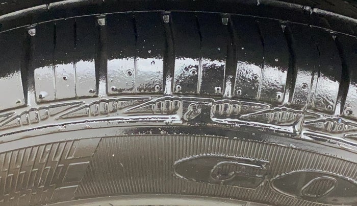 2015 Honda Brio S MT, Petrol, Manual, 56,580 km, Right Rear Tyre Tread