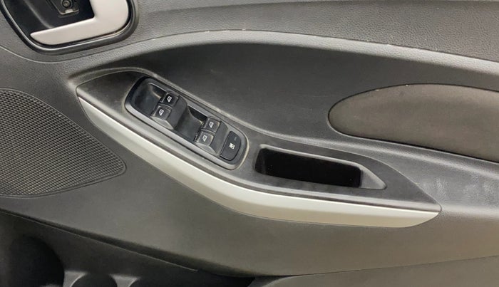 2016 Ford New Figo TREND 1.2 PETROL, Petrol, Manual, 1,30,729 km, Driver Side Door Panels Control