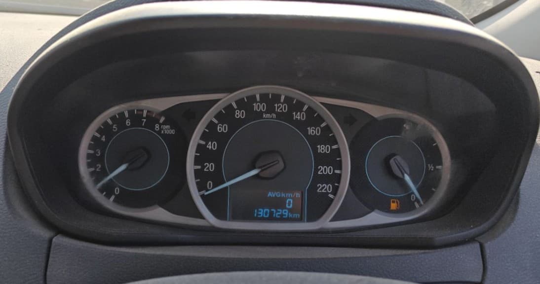 2016 Ford New Figo TREND 1.2 PETROL, Petrol, Manual, 1,30,577 km, Odometer Image