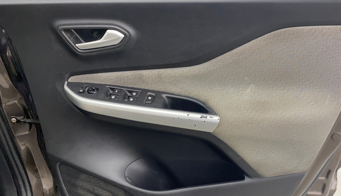 2021 Nissan MAGNITE XL, Petrol, Manual, 18,808 km, Driver Side Door Panels Control