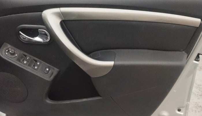 2021 Renault Duster RXZ 1.5 PETROL MT, Petrol, Manual, 26,525 km, Driver Side Door Panels Control