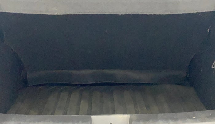 2022 Nissan MAGNITE XL, Petrol, Manual, 12,772 km, Boot Inside