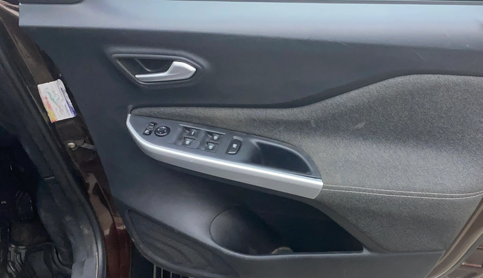 2022 Nissan MAGNITE XV PREMIUM, Petrol, Manual, 42,189 km, Driver Side Door Panels Control