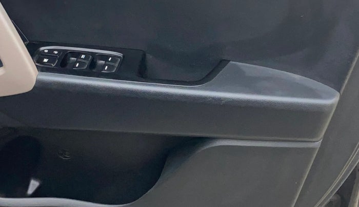 2015 Hyundai Creta SX PLUS 1.6 PETROL, Petrol, Manual, 66,649 km, Driver Side Door Panels Control