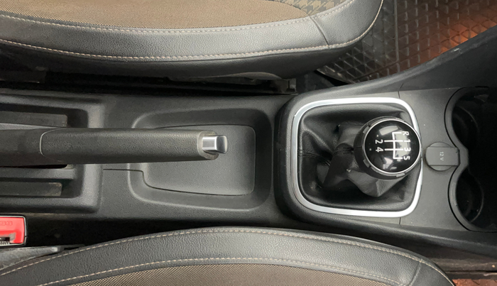 2017 Volkswagen Polo HIGHLINE1.2L, Petrol, Manual, 73,806 km, Gear Lever