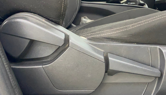 2021 Renault Kiger RXZ TURBO MT, Petrol, Manual, 63,152 km, Driver Side Adjustment Panel