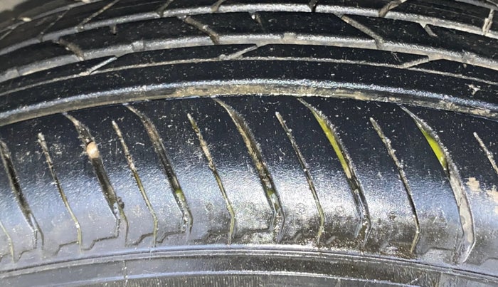 2021 Renault Kiger RXZ TURBO MT, Petrol, Manual, 63,152 km, Left Front Tyre Tread