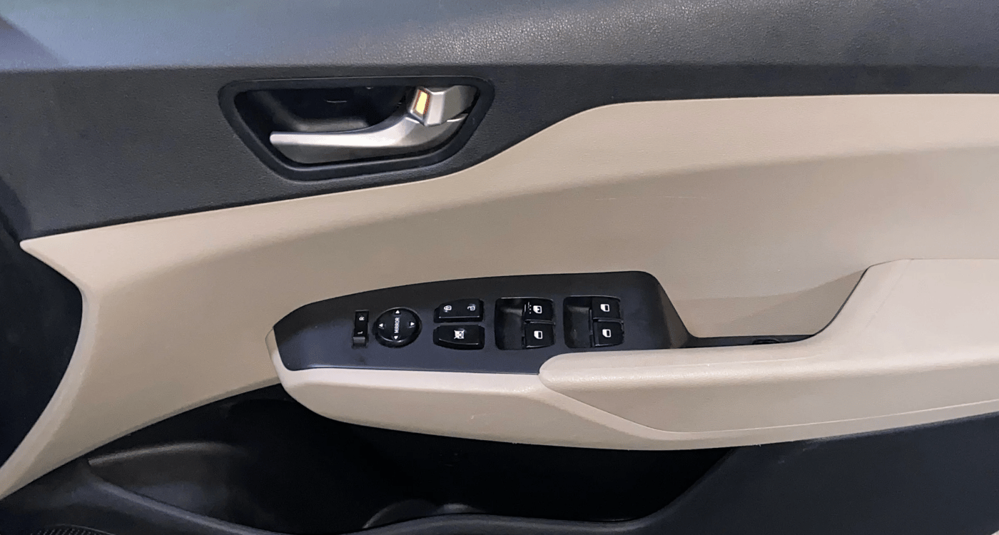 2019 Hyundai Verna 1.4 E PETROL, Petrol, Manual, 49,905 km, Driver Side Door Panels Control
