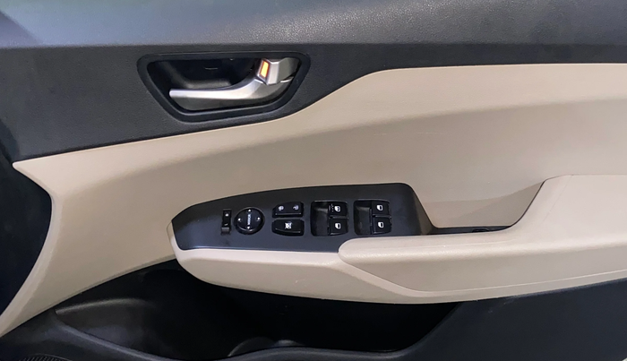 2019 Hyundai Verna 1.4 E PETROL, Petrol, Manual, 49,905 km, Driver Side Door Panels Control