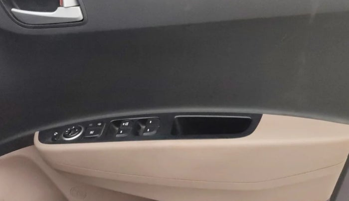 2018 Hyundai Grand i10 ASTA 1.2 KAPPA VTVT, Petrol, Manual, 54,740 km, Driver Side Door Panels Control