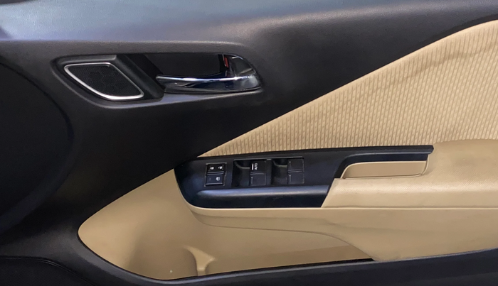 2022 Honda City 1.5L I-VTEC V MT 4TH GEN, Petrol, Manual, 7,329 km, Driver Side Door Panels Control