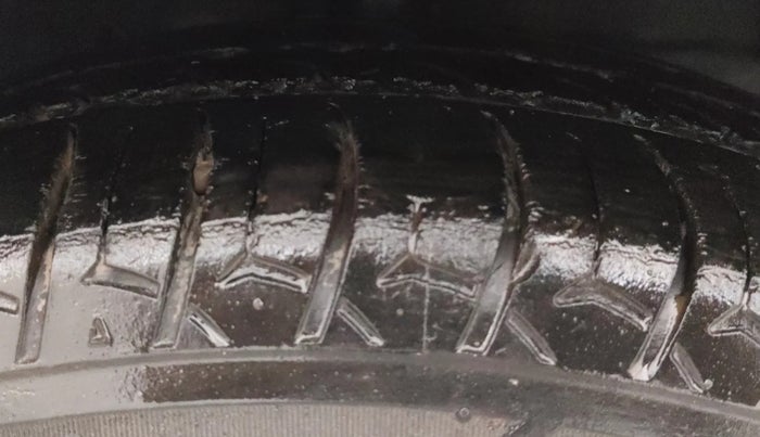 2021 Hyundai GRAND I10 NIOS SPORTZ 1.2 KAPPA VTVT CNG, CNG, Manual, 78,544 km, Right Front Tyre Tread