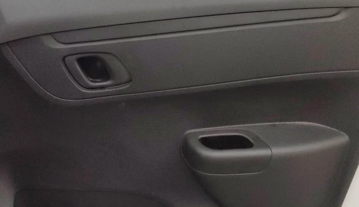 2021 Renault Kwid RXT 1.0 AMT (O), Petrol, Automatic, 26,813 km, Driver Side Door Panels Control