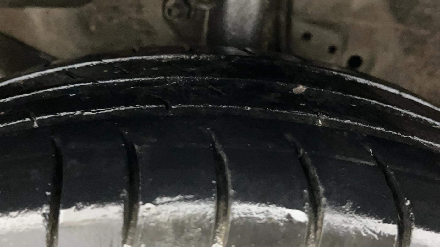 2014 Honda Brio S MT, Petrol, Manual, 71,771 km, Left Front Tyre Tread