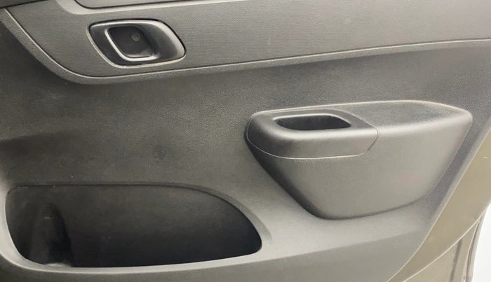 2017 Renault Kwid RXT 0.8, Petrol, Manual, 99,918 km, Driver Side Door Panels Control