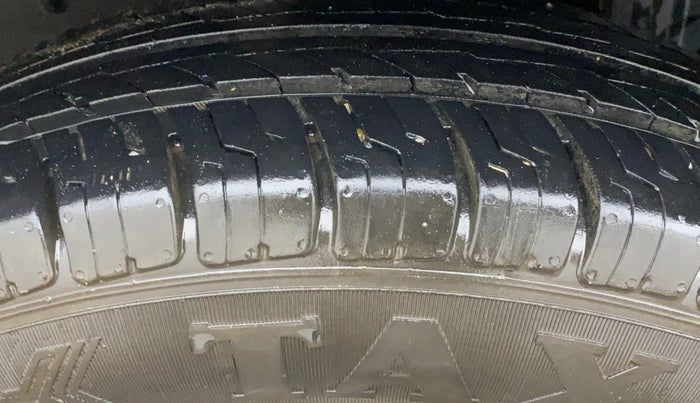 2021 Renault TRIBER RXL MT, Petrol, Manual, 97,332 km, Right Rear Tyre Tread