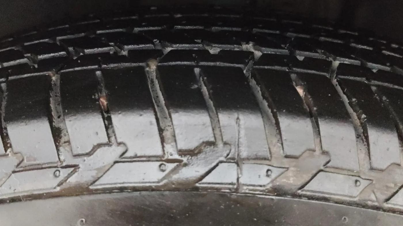 2020 Tata Harrier XZA PLUS 2.0L, Diesel, Automatic, 96,329 km, Left Front Tyre Tread
