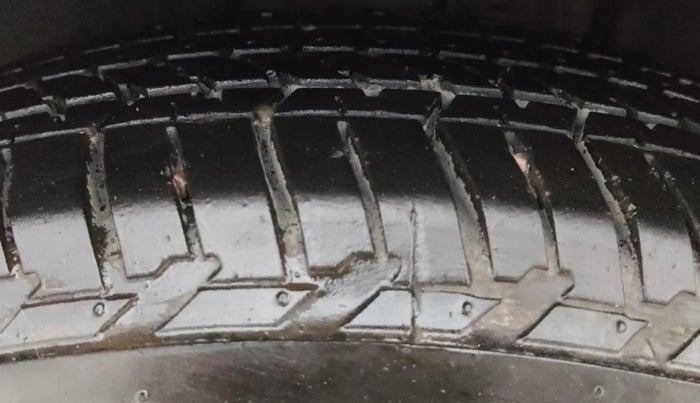 2020 Tata Harrier XZA PLUS 2.0L, Diesel, Automatic, 96,329 km, Left Front Tyre Tread