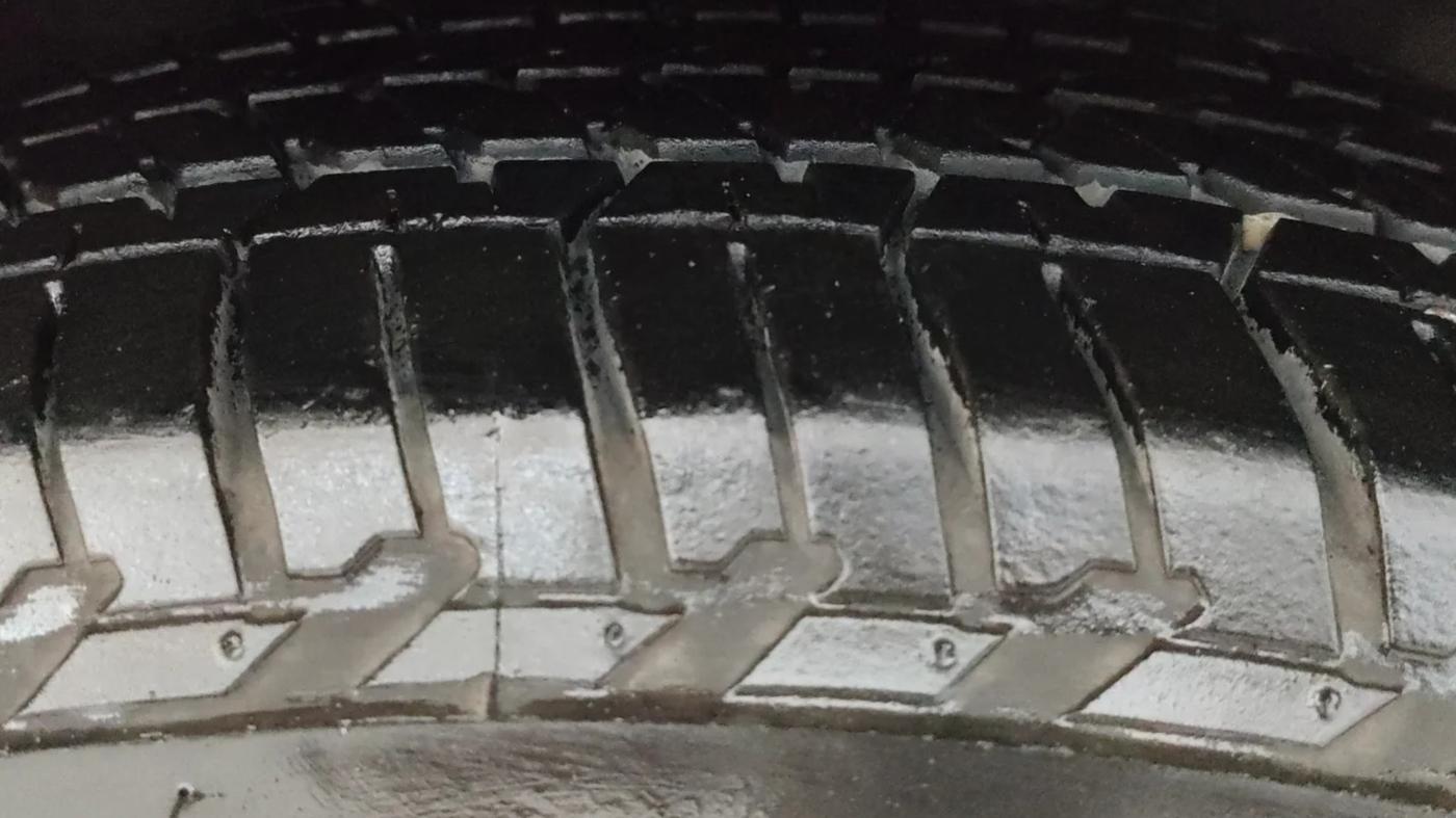 2020 Tata Harrier XZA PLUS 2.0L, Diesel, Automatic, 96,329 km, Right Front Tyre Tread