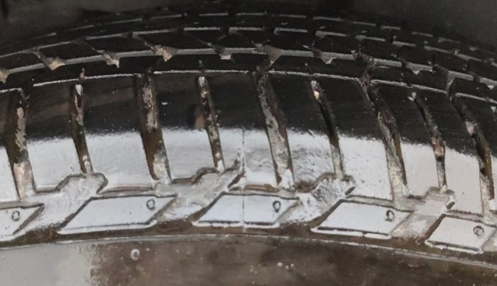 2020 Tata Harrier XZA PLUS 2.0L, Diesel, Automatic, 96,329 km, Left Rear Tyre Tread